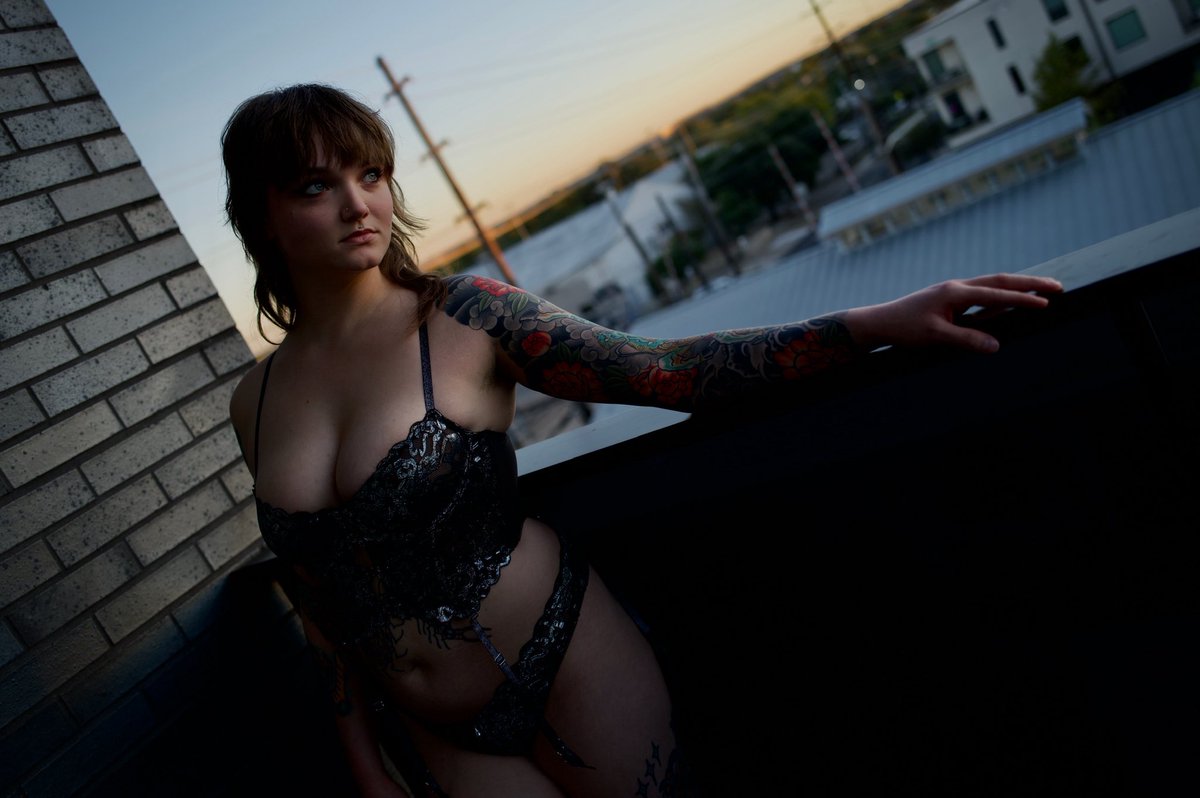 barelyfriends tweet media