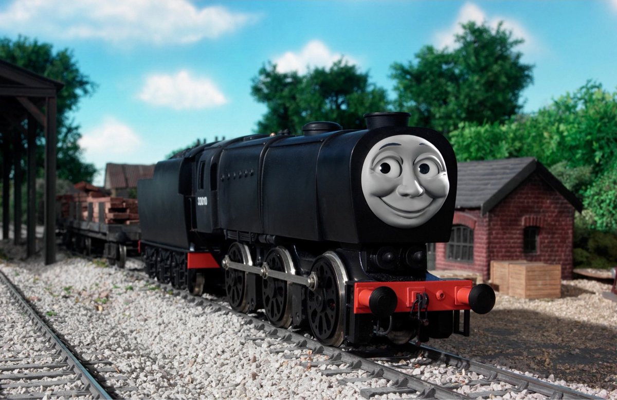in celebration of 1,900 followers, I want to show off two neville thingies i’ve made‼️

the first is a chud lego model i made for shits and giggles. i call him tallville.

the second is a high res neville computer wallpaper for everyone to use!! it is my gift to you all🫶