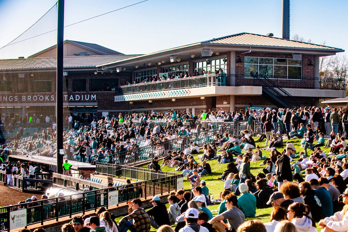 GoCCUsports's tweet photo. This is Coastal 👌 https://t.co/b3fMi4aXZf