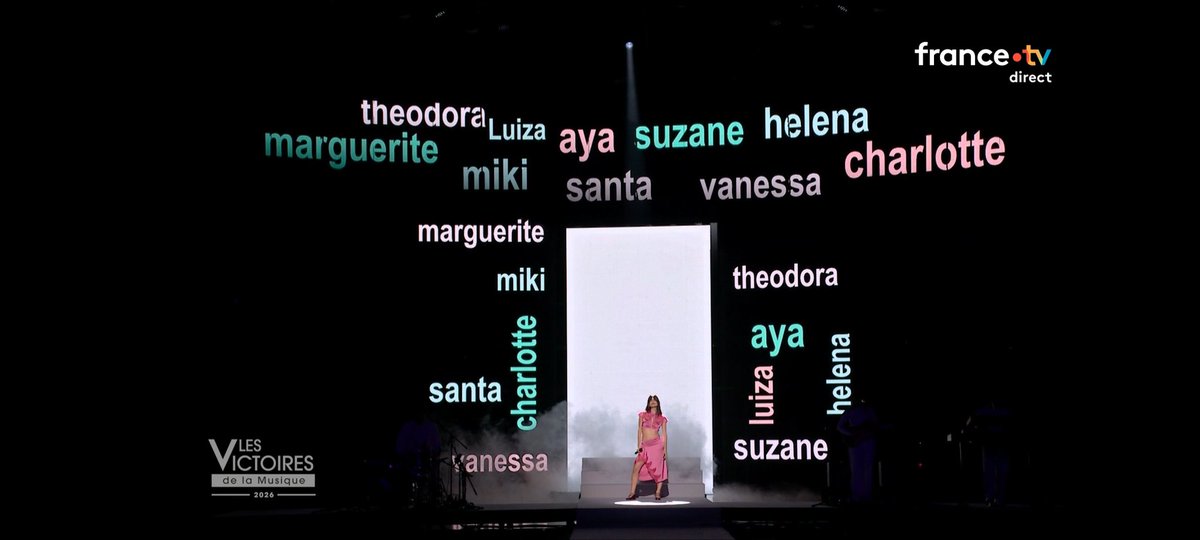 popculturemagfr's tweet photo. Marguerite chante "Les filles, les meufs" aux Victoires de la Musique 2026 

#Victoires2026 #LesVictoiresDeLaMusique https://t.co/Xl0kwEu1o6