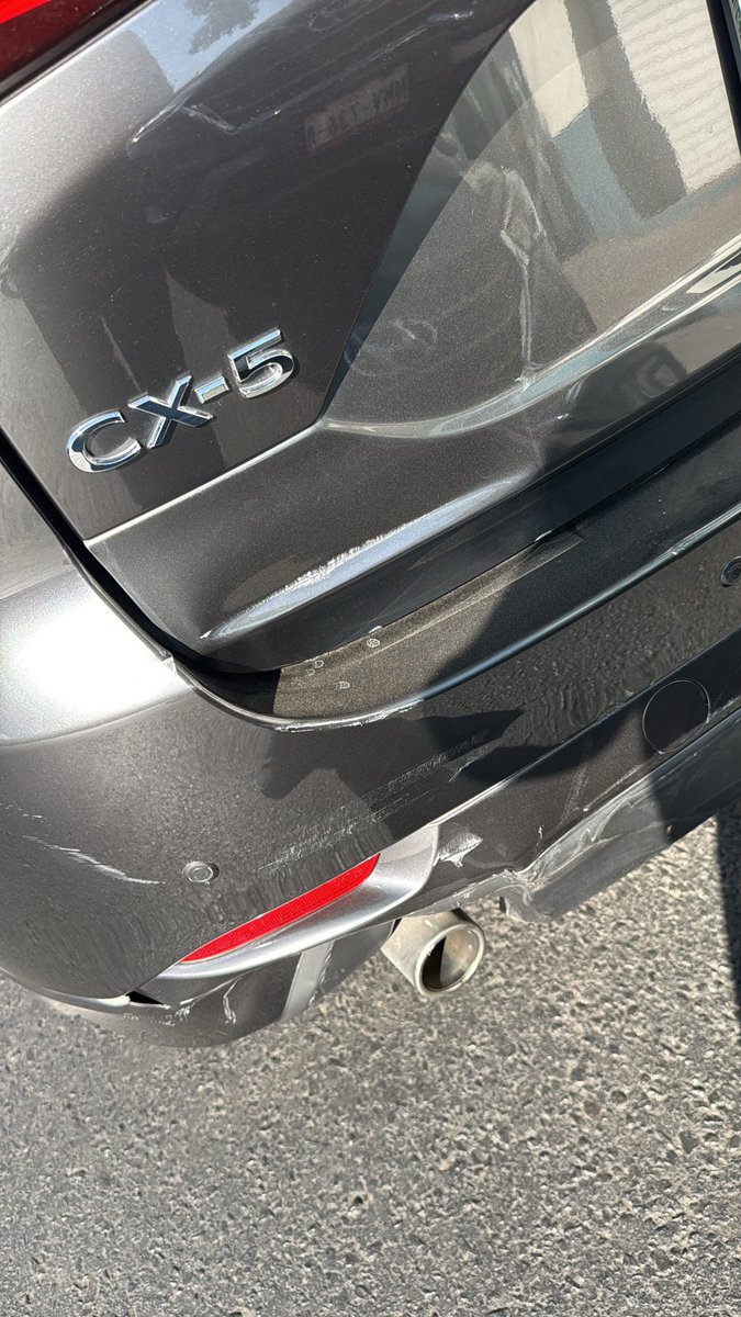 HECKVEL's tweet photo. Accidente vial en @AlcaldiaAO que tuvo lugar a las 8:20am. Se solicitó el apoyo de @TransitoCdMx y @LaSEMOVI y siendo casi las 16hrs no ha llegado ninguna unidad https://t.co/iifNoj8meB