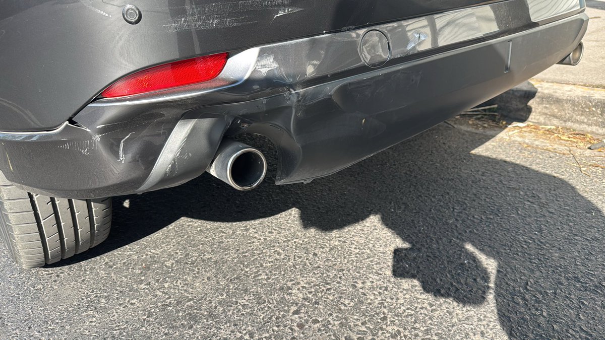 HECKVEL's tweet photo. Accidente vial en @AlcaldiaAO que tuvo lugar a las 8:20am. Se solicitó el apoyo de @TransitoCdMx y @LaSEMOVI y siendo casi las 16hrs no ha llegado ninguna unidad https://t.co/iifNoj8meB
