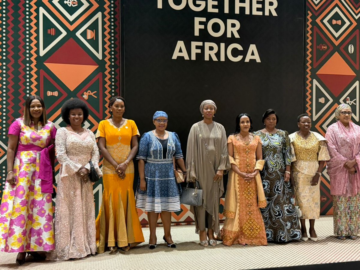La Première Dame du Burundi, Son Excellence Angeline Ndayishimiye, a pris part, ce 13.02.2026, au dîner officiel organisé par le Premier Ministre éthiopien en marge de la 30ᵉ Assemblée des Chefs d'État de l'Union Africaine à Addis-Abeba.