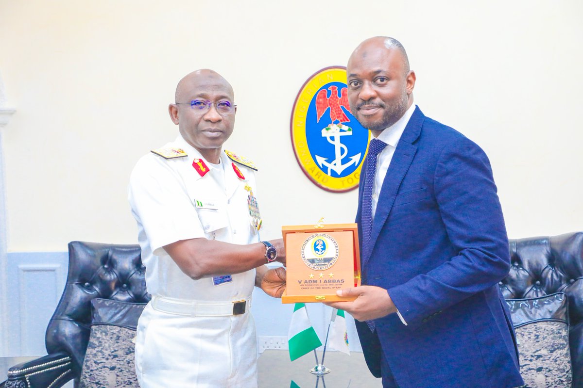 africancircleNG's tweet photo. AFRICAN CIRCLE POLLUTION MANAGEMENT CHIEF EXECUTIVE OFFICER SEEKS STRATEGIC PARTNERSHIP WITH NIGERIAN NAVY DURING COURTESY VISIT TO CHIEF OF THE NAVAL STAFF

#NigerianNavy
#OnwardTogether
#MarineEnvironment https://t.co/YbXEcY8aGE