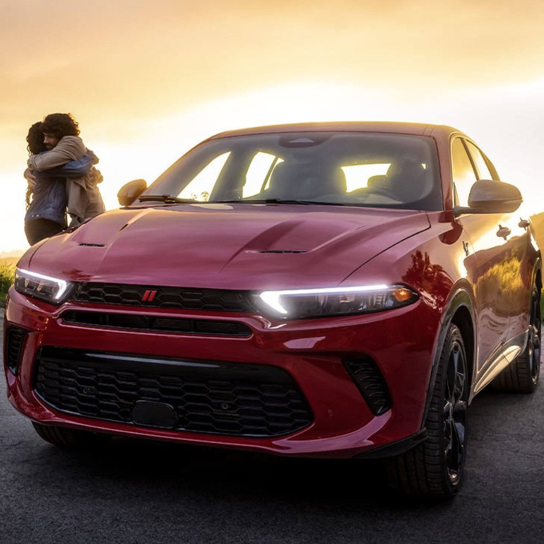 lenstoler_cdjr's tweet photo. Small SUV, BIG attitude 🐝 The Dodge Hornet brings turbo power, sharp handling, and bold styling that refuses to blend in. If you like your daily drive with a little adrenaline, this is it! https://t.co/a87TNDdGLV