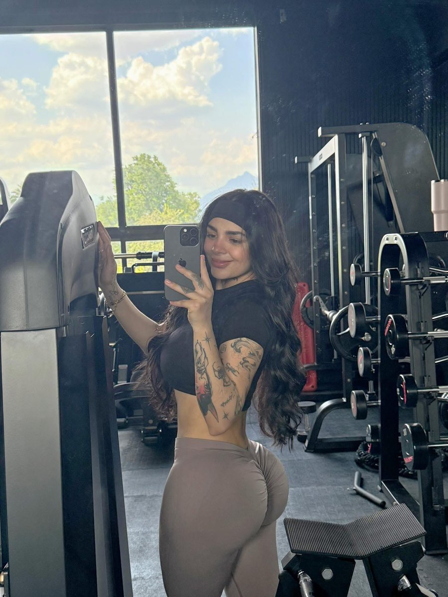 karelyruiz tweet media