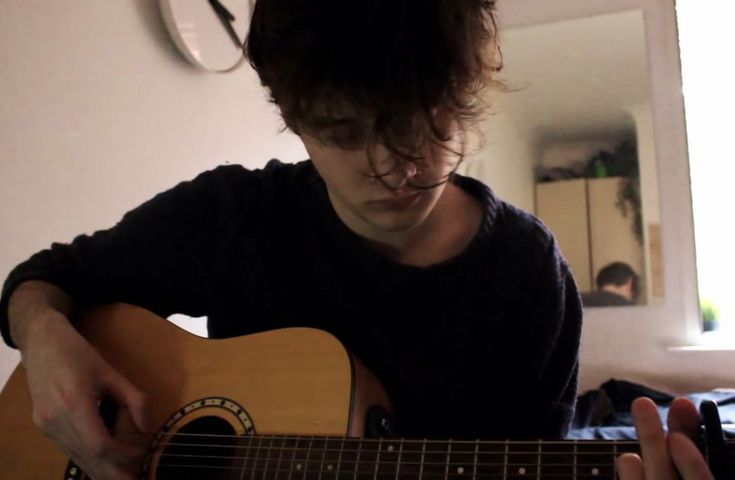 parasocialrtard's tweet photo. the way he misses him so much hes slowly becoming him https://t.co/3TRZuM55NU