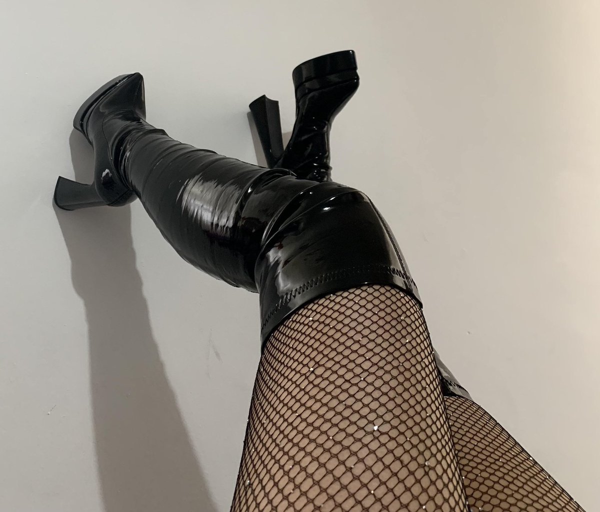 Mistress Rachel tweet media