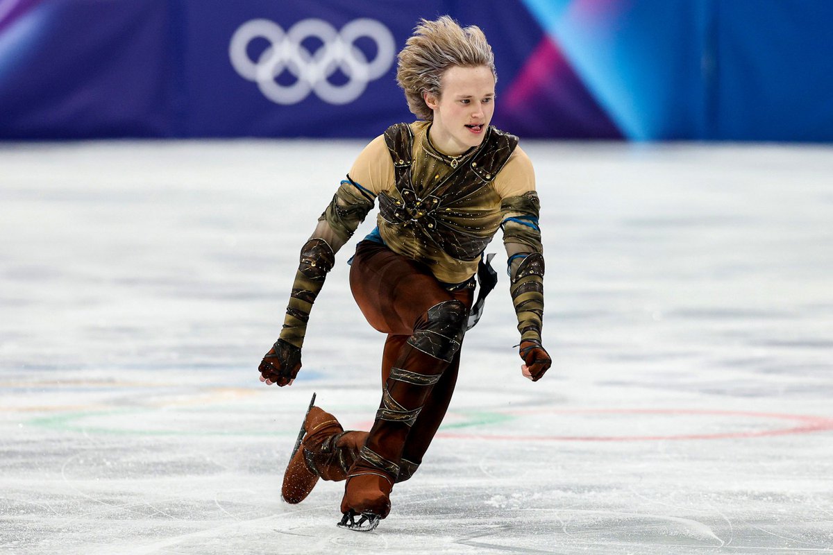 murattaskolu's tweet photo. ⛸️Herhalde olimpiyat tarihinde yaşanan en büyük sürprizlerde zirveye falan oynayabilir. Madalyayı bırakın altın madalyası bile kesin gibi gözüken Ilia Malinin madalyasız ayrılıyor. Mikhail Shaidorov olimpiyat şampiyonu 🇰🇿🥇 #MilanoCortina2026 https://t.co/BaVmfHAcpM