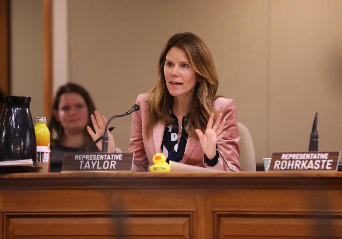 Scott Walker tweet media