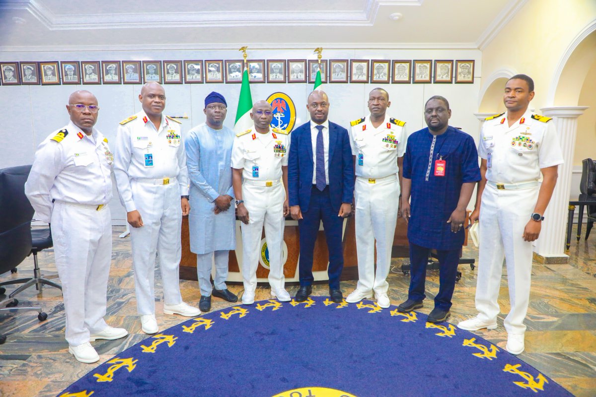 AFRICAN CIRCLE POLLUTION MANAGEMENT CHIEF EXECUTIVE OFFICER SEEKS STRATEGIC PARTNERSHIP WITH NIGERIAN NAVY DURING COURTESY VISIT TO CHIEF OF THE NAVAL STAFF

#NigerianNavy
#OnwardTogether
#MarineEnvironment