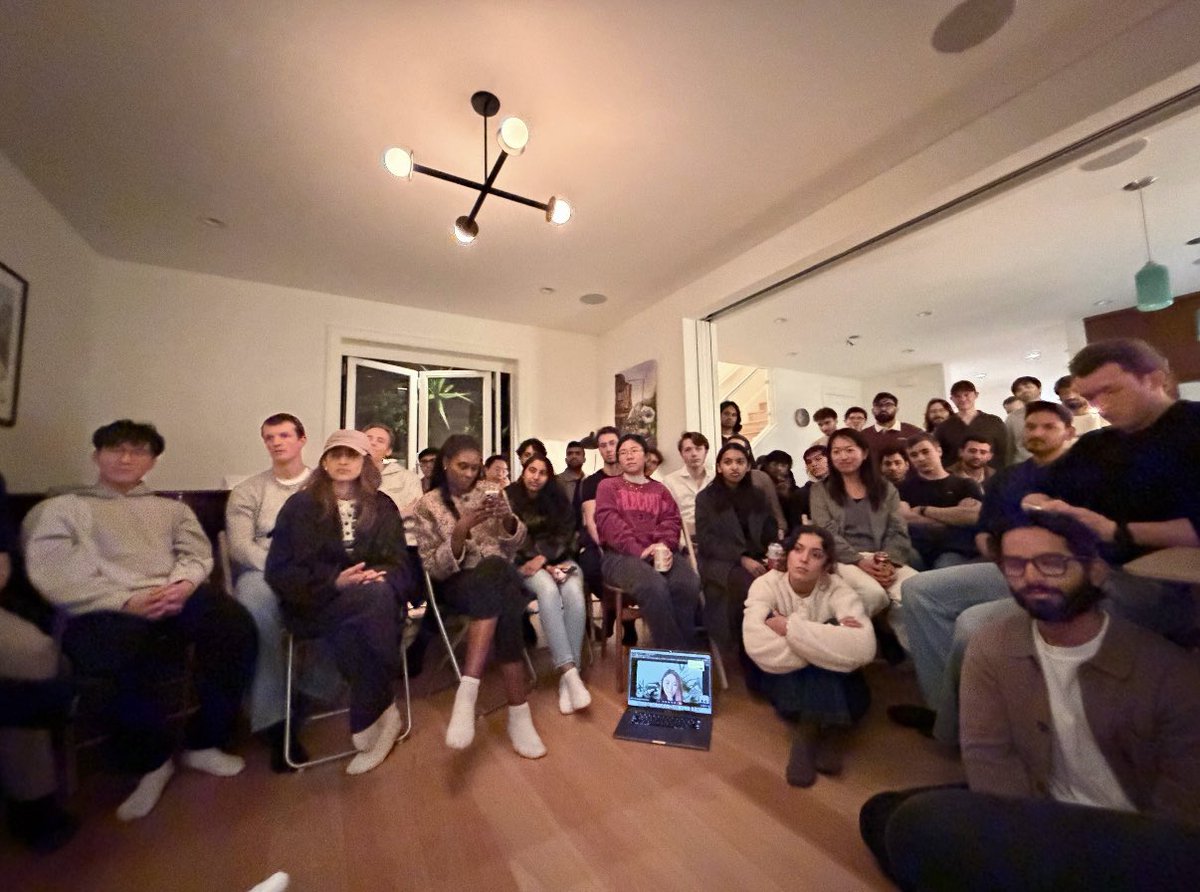 alisa rae .☘︎ ݁˖ tweet media