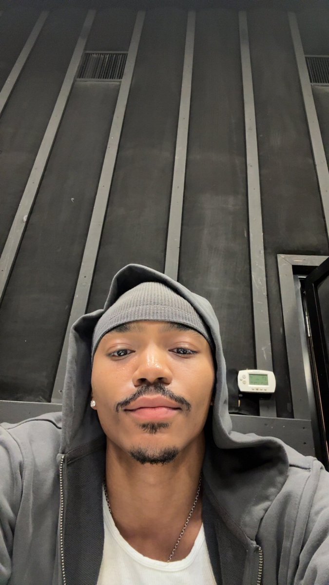 JOSH LEVI tweet media