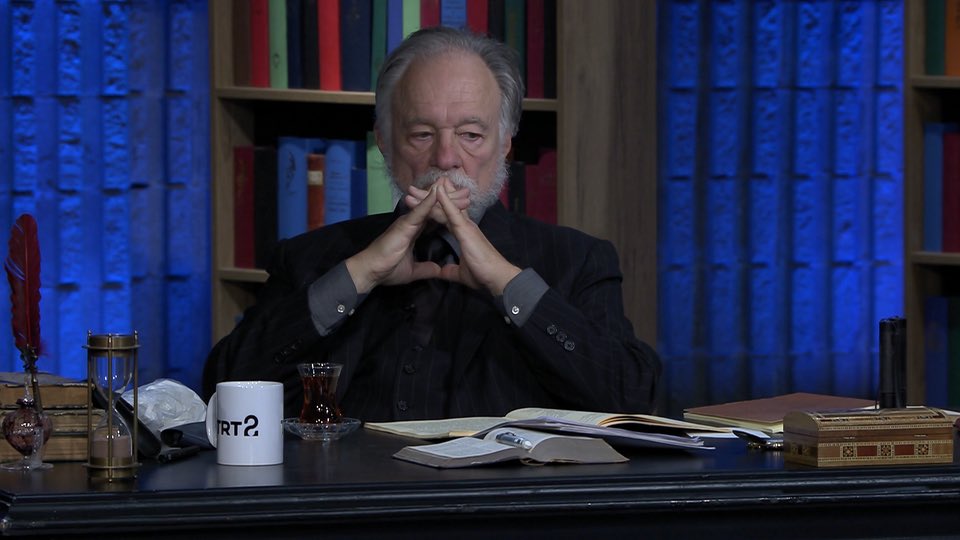 Teoman Duralı hocaya göre Türklüğü, sünni Müslümanlık yok olmaktan korumuştur:

“Kalburüstü usta savaşçıları ve okçularıyla Selçuklu ordusu, gerek İslâm âleminde gerekse onun önde gelen hasmı karşısında rakipsizdi. 

Fakat ilk zamanlarda Selçuklular, dörtbaşı mamûr birlik