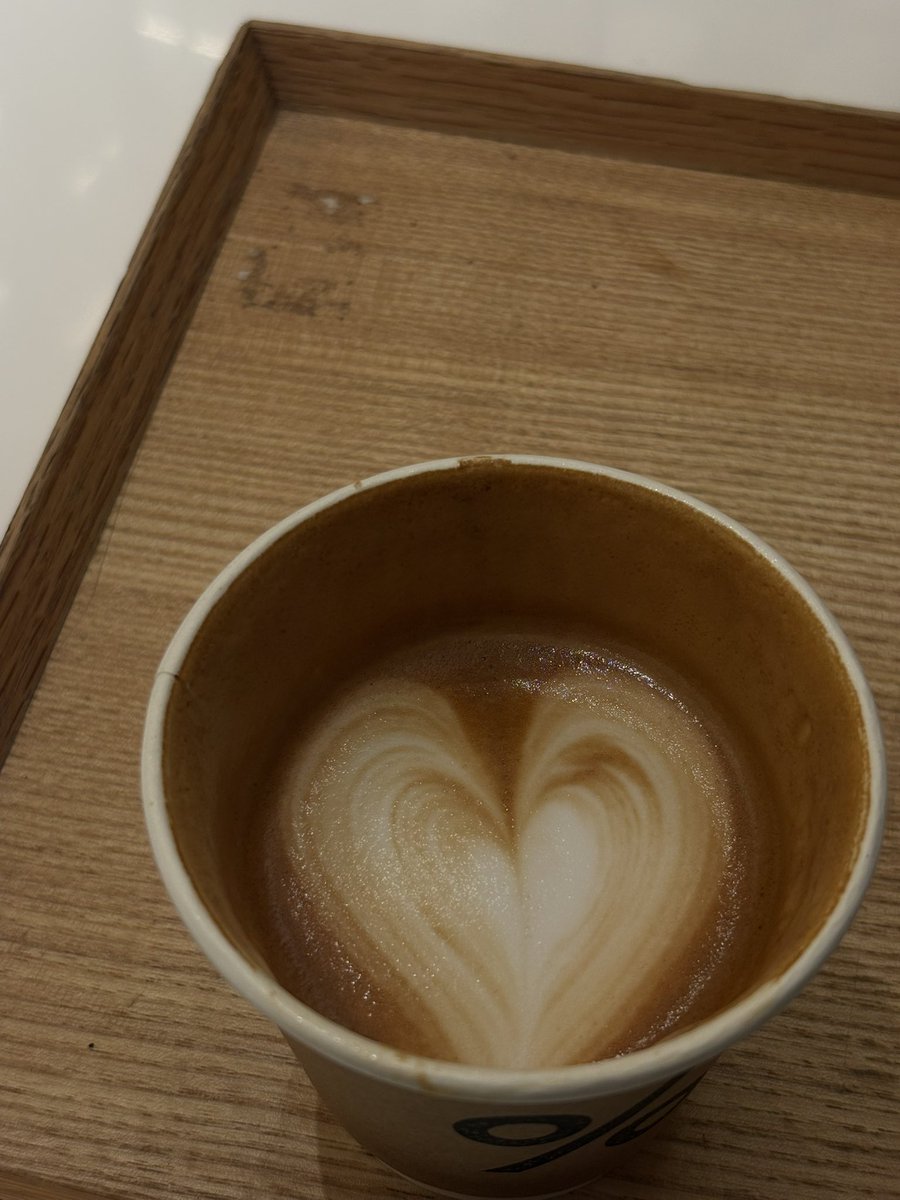 العمر مع جنابك والعمر معك ما مله 💙