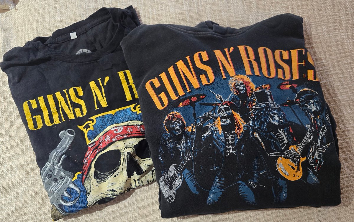 Me estoy mudando a mi habitación definitiva y empezaron a salir bellezas de los fondos del placard.