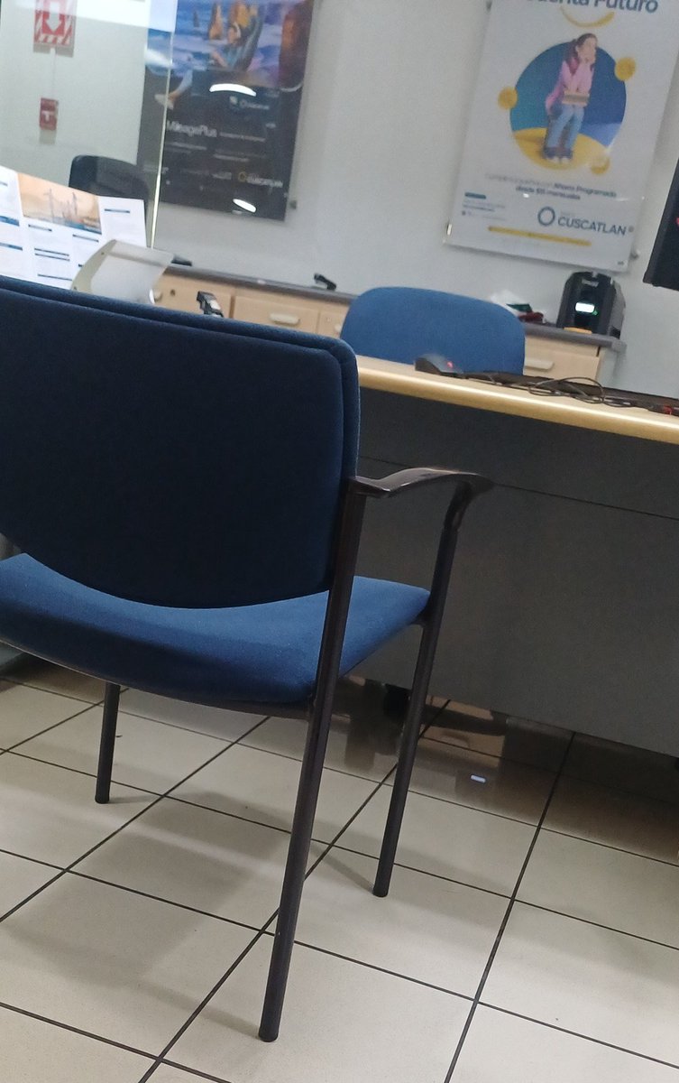 Hey <a href="/BancoCUSCATLAN_/">Banco CUSCATLAN</a> Que terrible que solo 1 agente de atención al cliente tengan atendiendo en Agencia Escalón... no todos tenemos el tiempo para perderlo esperando una vida. ¡Por Dios!