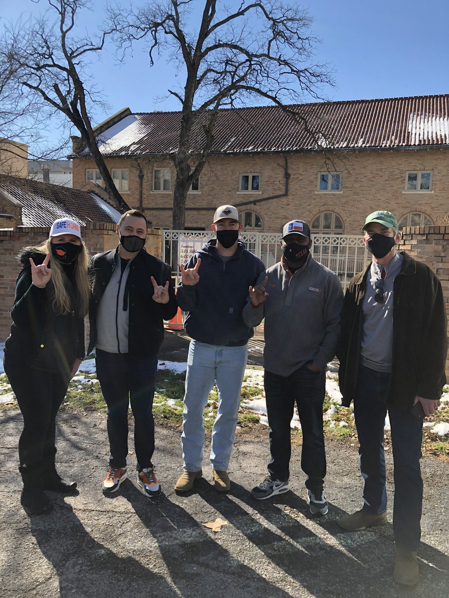safehorns's tweet photo. 5 years ago ❄️Winter Storm Uri.
The true power of collaboration & #Longhorns caring for community🤘
https://t.co/395aqD6dK0
#WinterStormUri #KevinRobbins @ColtMcCoy #MichaelHuff @CoachSark
#CKChin #KaceyVandervort
@universitycoop @RichardsRainwtr #LonghornNation @TexasExes https://t.co/hZo6MwaKT8