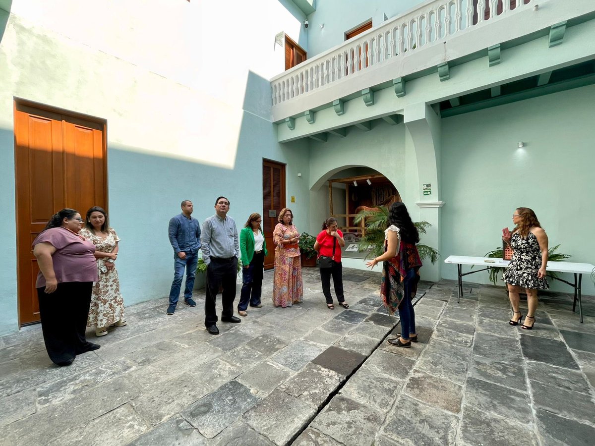 En el marco de la Sesión de Consejo Directivo, Asociados de este organismo cúpula realizaron un recorrido por la Casa
Benito Juárez.

#LaFuerzaDeTodosJuntos