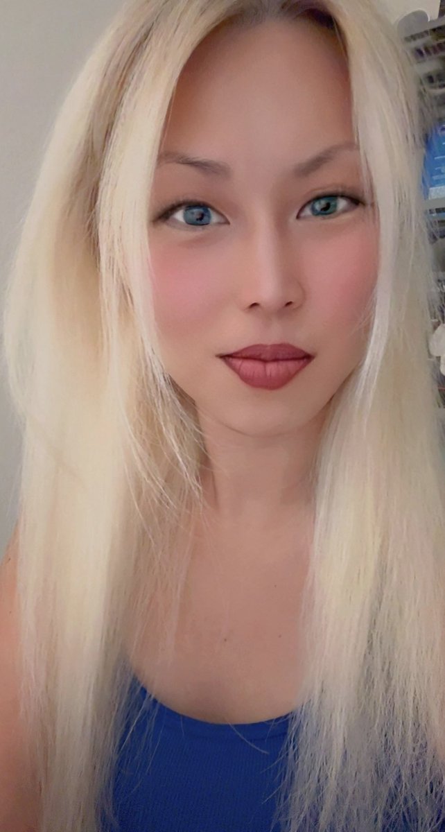 GamerGirlKitana's tweet photo. #Bdaystream #Bdayweekend #bdayvibes🎉❤️ #chillstream #bdaygirl❤️ #leagueoflegendsstreamer #pcgamer #selfieoftheday come chill you know where to find me😂💕 https://t.co/bezhs0ftL2