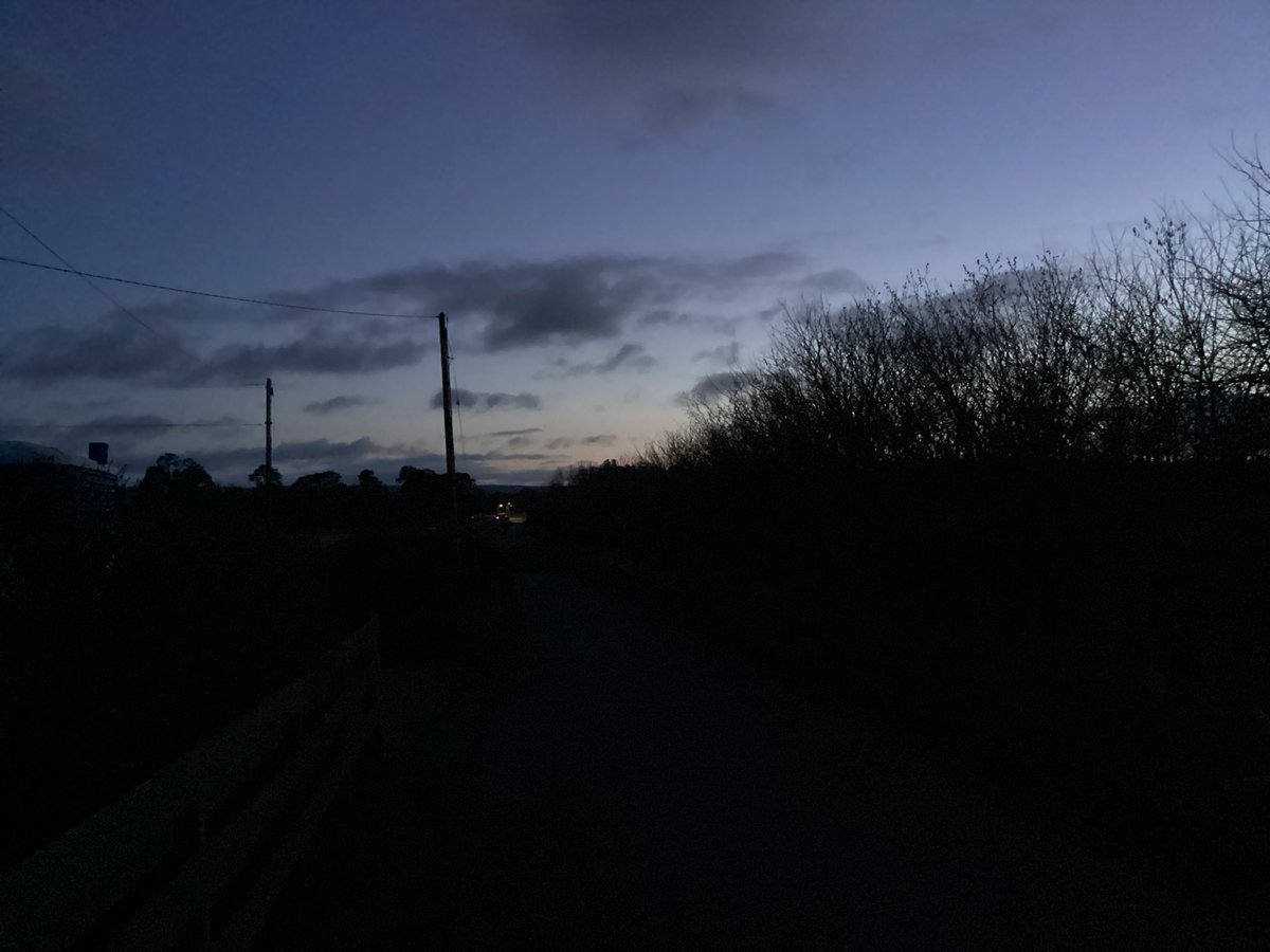 Night night, folks😴
Sleep well with sweet dreams💤😇💤
Pics taken at 17:53, 45 minutes after sunset…
north, west, south…