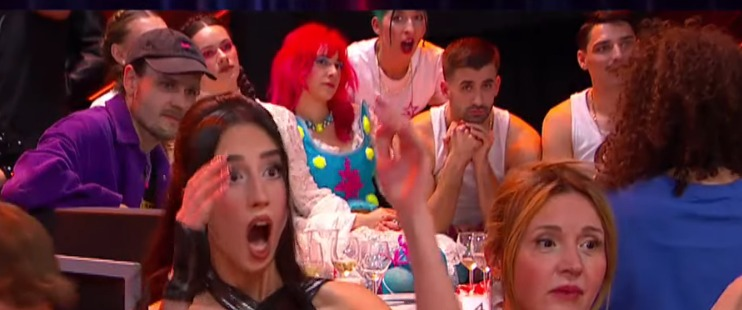 SaintPoliglota's tweet photo. This picture.......
Lana was so in shock.
#dora #dora2026 #dora26 https://t.co/SHWYFrPbwD
