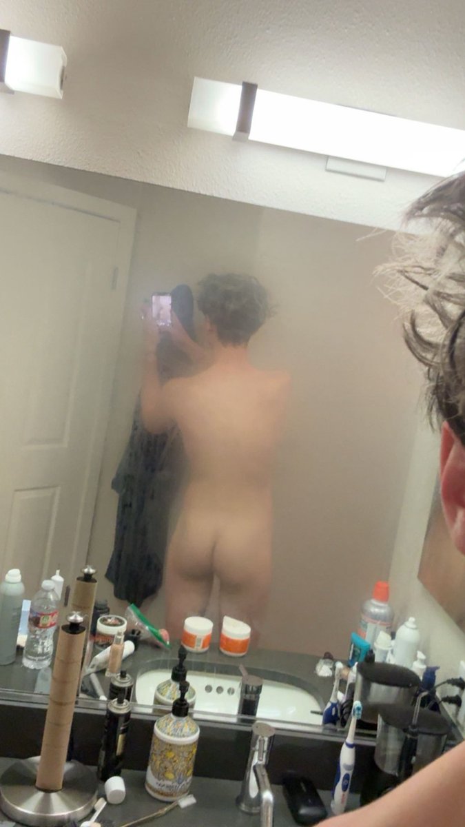 dillonbrooksx's tweet photo. Wataa- only fans 50% off for next 10 people 😵‍💫 https://t.co/gTMSBLlTYG