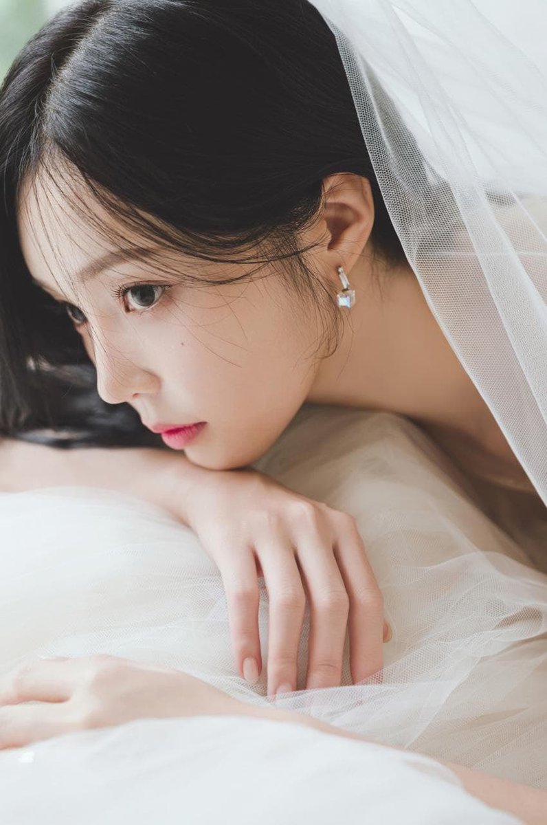 YuJinUpdate's tweet photo. 🚨 Eyedi (Nam Yujin) announced her marriage and shared a heartfelt letter with fans via KakaoTalk! https://t.co/Cl8X5MBK7F