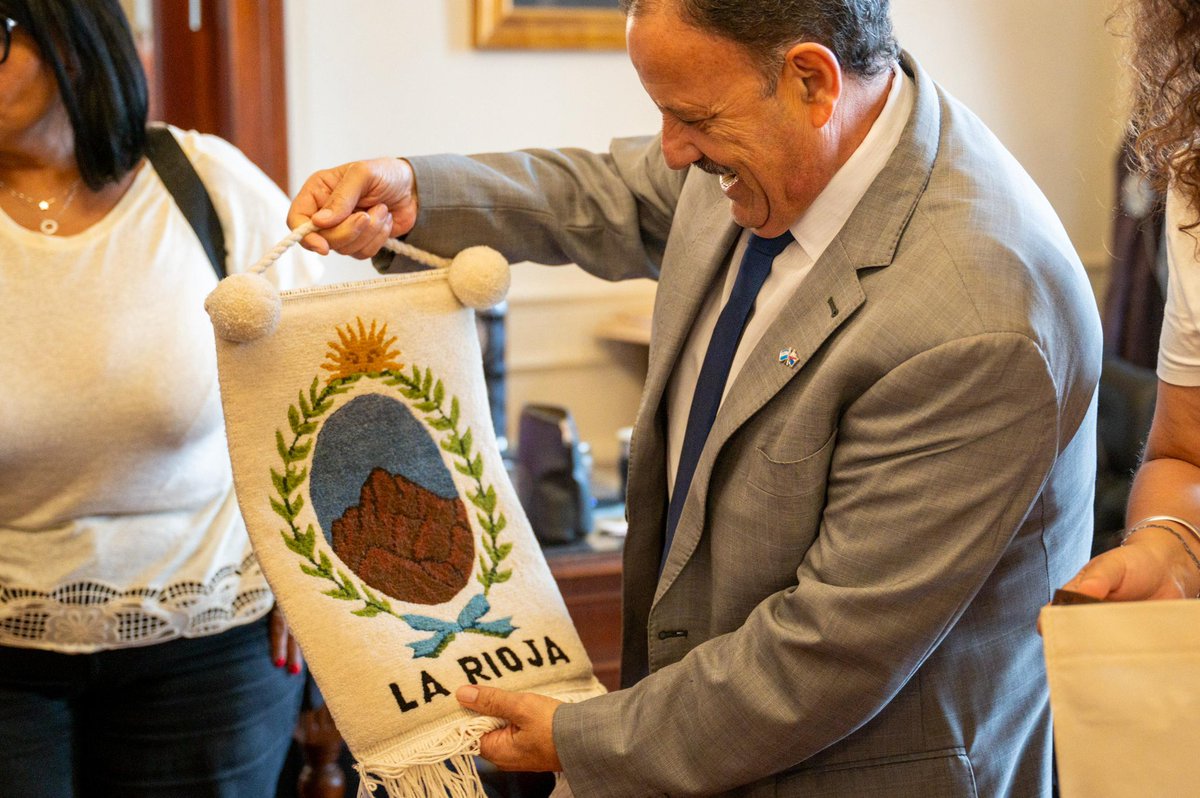 Hoy nuestra provincia es anfitriona del encuentro regional del Norte Cultura, que reúne a referentes de áreas de cultura de diferentes provincias del norte, y en momento muy especial para todas y todos los riojanos, la celebración de la Chaya 2026. 

Es importante para nosotros,