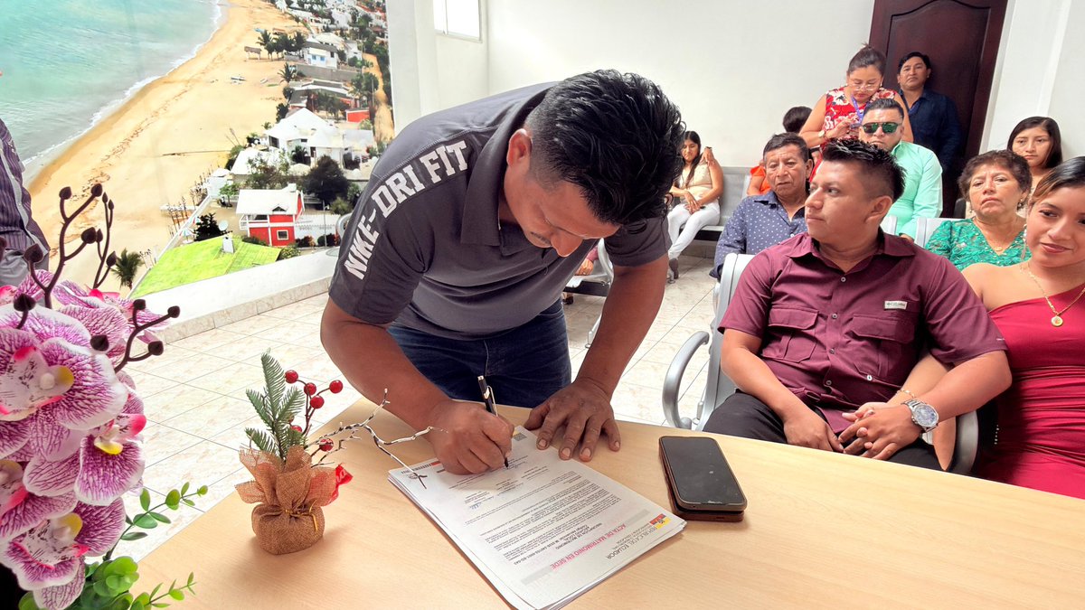 ❤️💪Culminó una jornada donde el amor fue protagonista en las agencias de la Zona 5 de <a href="/RegistroCivilec/">Registro Civil Ecuador 🇪🇨</a>. 👰🤵

Parejas llenas de ilusión dijeron #SíAlAmor, uniendo sus vidas en matrimonio y sellando su compromiso para siempre. 💍🤍

#ElNuevoEcuador