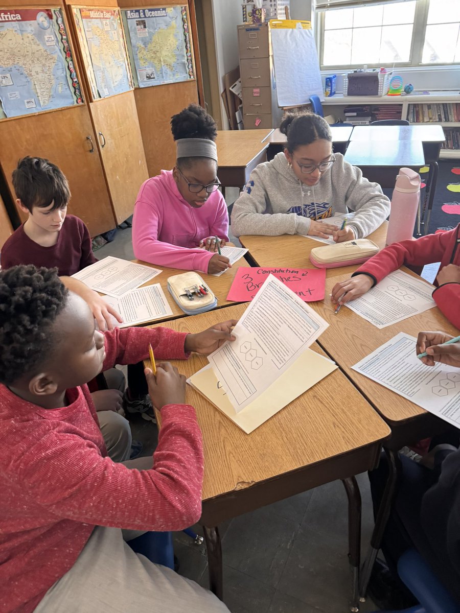 Mrs. D'Angelo tweet media