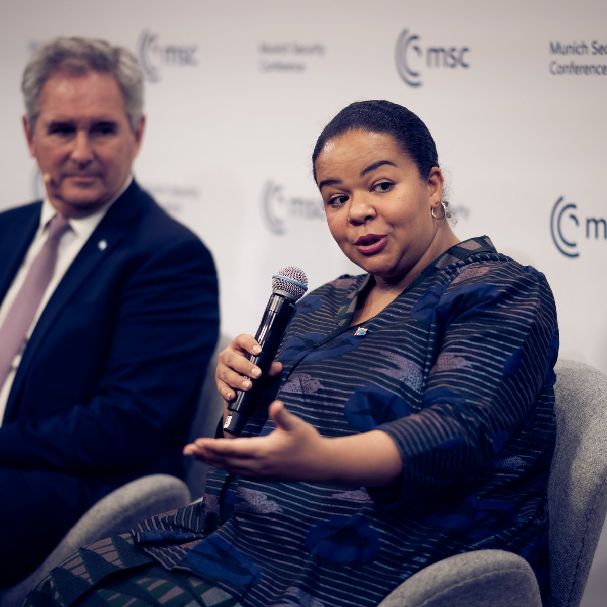 MunSecConf's tweet photo. In a panel discussion moderated by @_HadleyGamble, @kayikwambaT, @EspenBarthEide, @pabloquirno, Katherina Reiche (@BMWE_) & Jarrod Agen discussed the geopolitics of natural resources.

Watch the full panel: https://t.co/YzaZN0FkgF