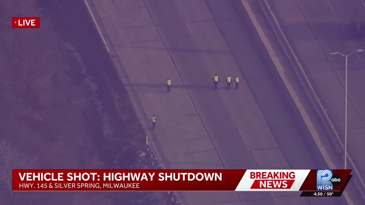 DGutierreztv's tweet image. RIGHT NOW:
Milwaukee County Sheriff's Office closes Highway 145 NB after gunfire hits a vehicle.

Traffic is being diverted off at Silver Spring Drive.