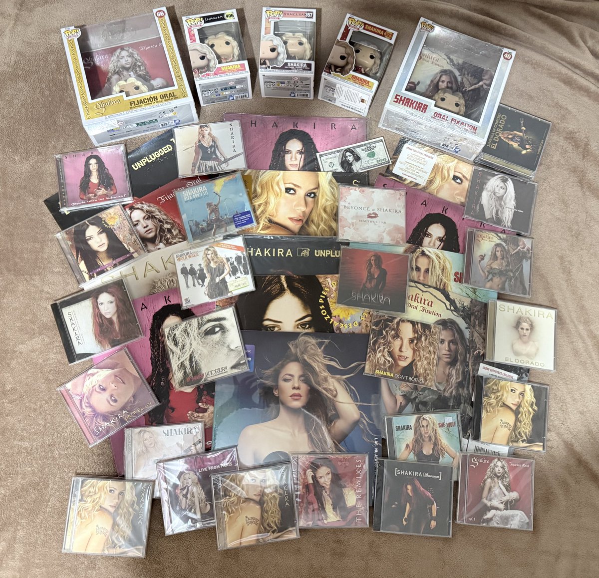 claucomments's tweet photo. @santander_br @Shakira_Brasil @Shakira 
O ano era 1996 quando vi ela pela primeira vez, uma latina incrível brilhando no Programa Livre do Serginho Groisman e foi ali que começou tudo. 
Assistir esse show seria reviver essa história ao vivo.
Me dá um par de ingressos vip 🙏🏼💃🏼💃🏼 https://t.co/0eFn2p3xHw