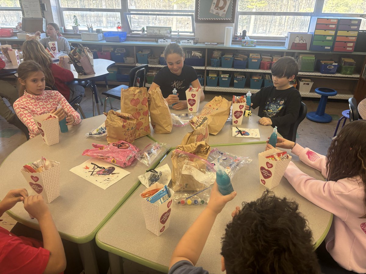 Mrs. Sternberg tweet media