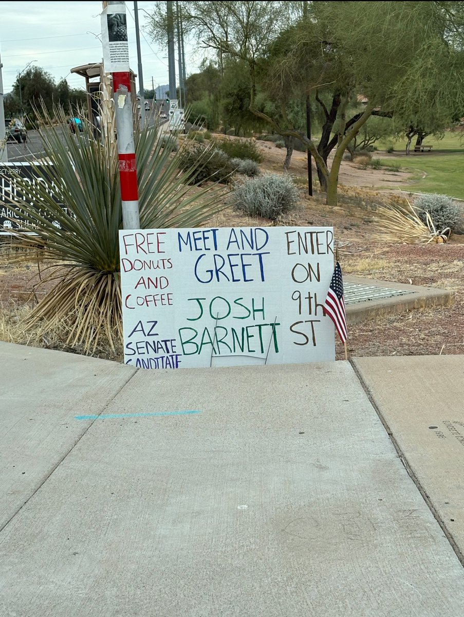 bubbaisherenow's tweet photo. @BLandry21 @BarnettforAZ @DAGToddBlanche @drawandstrike @RepRoKhanna @RepThomasMassie Why yes, yes he can.
This moron couldn’t even spell “candidate” correctly on his broke ass cheap sign 😂 https://t.co/IMYPE0EhN1
