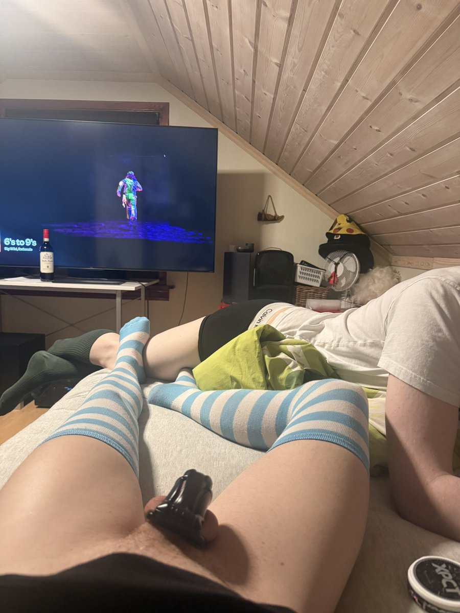 This is starting to anoy me slightly tbh😂 But fun tho, bc my ass gets more attention