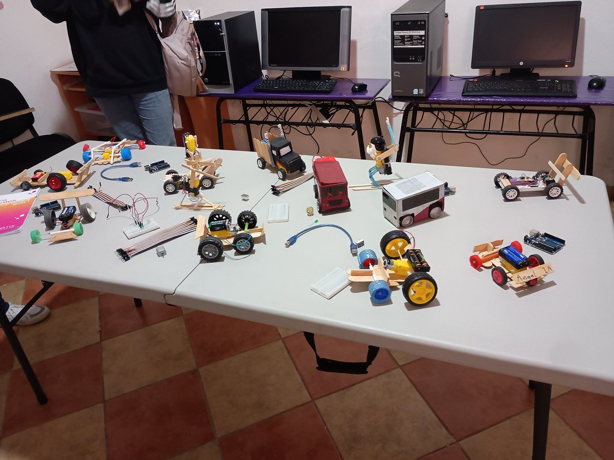 Fundación RobotiX tweet media