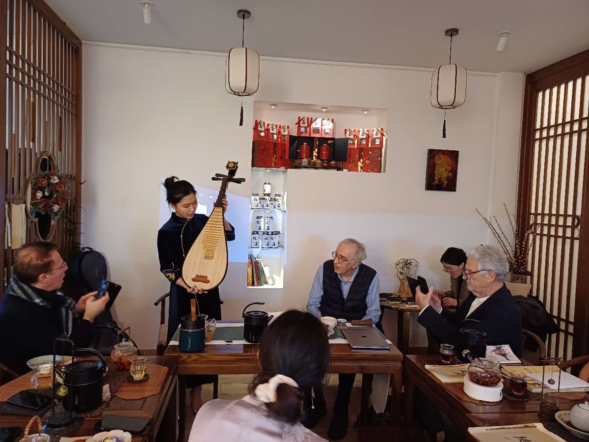 hihilulu tweet media