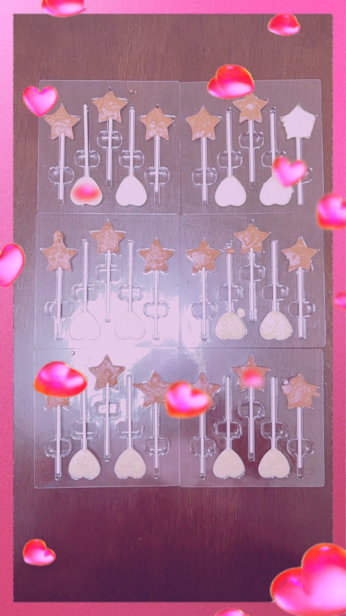 willpeace_1's tweet photo. ハッピーバレンタイン💘
ウィルピースでは､前日からスタッフさんがチョコレートを手作りで作ってくれていました❗️
型を取って､チョコペンでお絵描き❗️
みんなイベントは大好き❤ハッピーバレンタイン❗️ https://t.co/B3CJmWfXr8