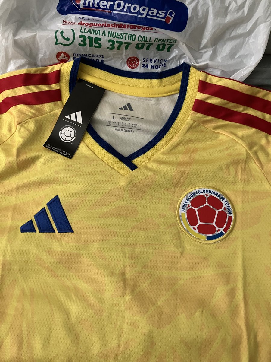 On m’a ramené un cadeau venu tout droit de Santa Marta en Colombie aujourd’hui.

Je suis Vascolombia 🇨🇴 <a href="/VascoDaGamaCol/">Vasco Da Gama Colombia 💢🇨🇴</a>