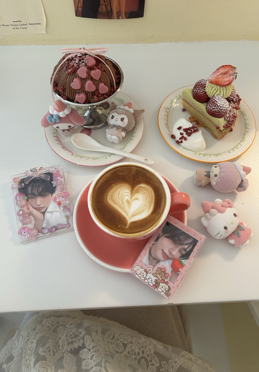 Happy Valentine❤🍫🎁