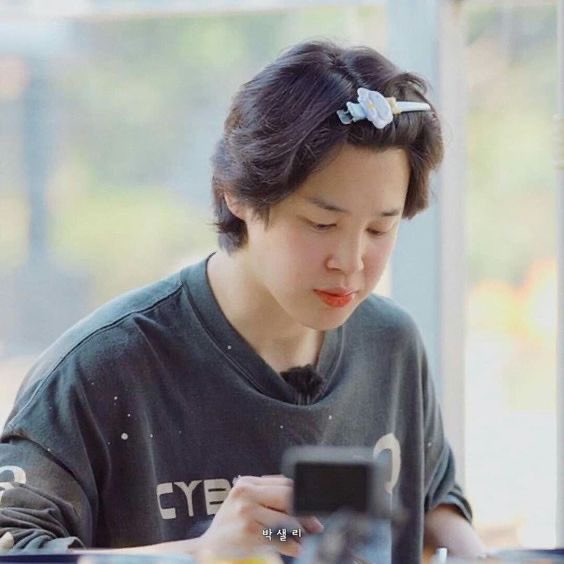 I swear to God this is not cheating 😭 Not me treated 30yo man this way 😭 why am I like this 😭 But I’m not sorry because my big baby is really cute 🥹 Look wt him 😭😭😭😭😭🥰🥰🥰