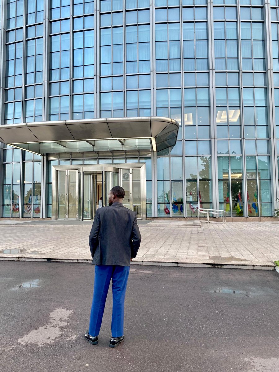 bradockpuisance's tweet photo. Homme d'affaires 🙏🏼💯 https://t.co/l1gD1LZme0