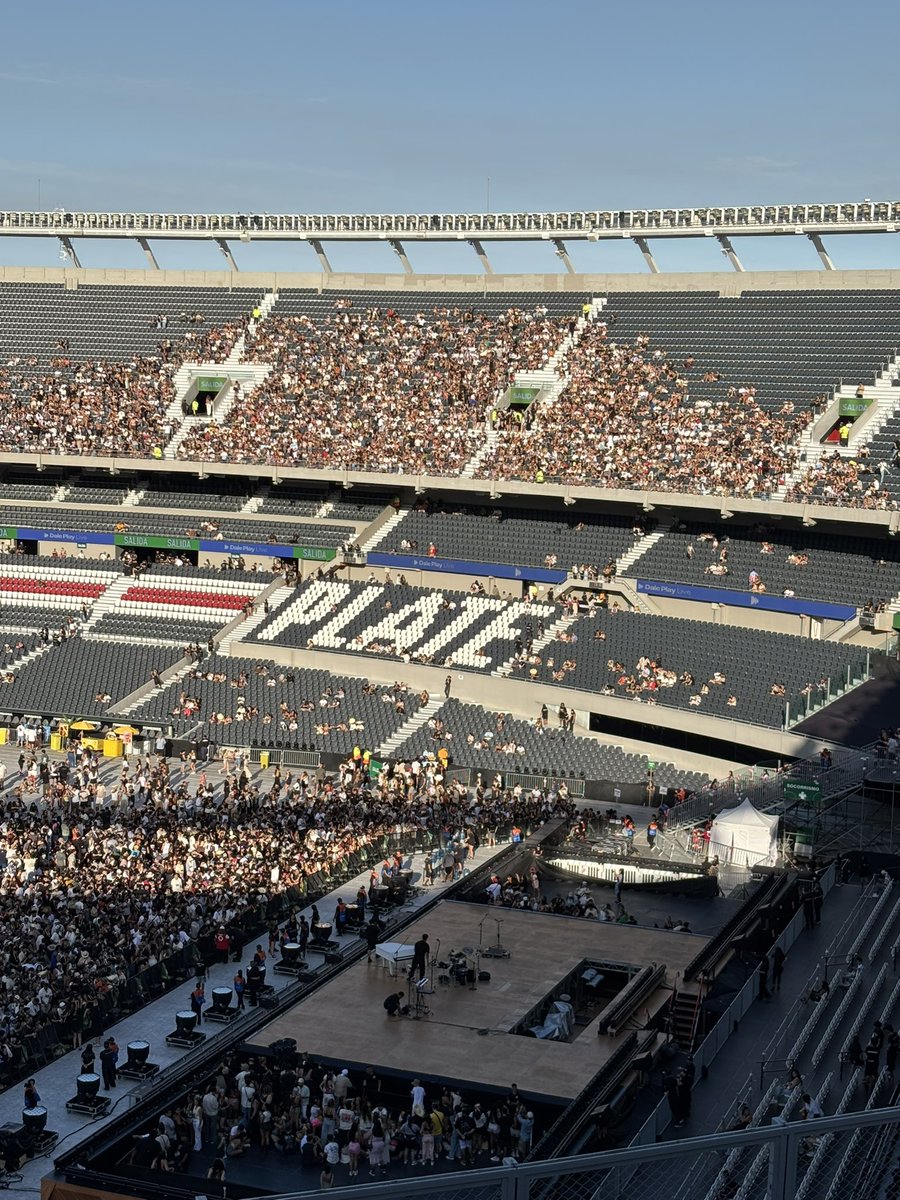 Real Time tweet media