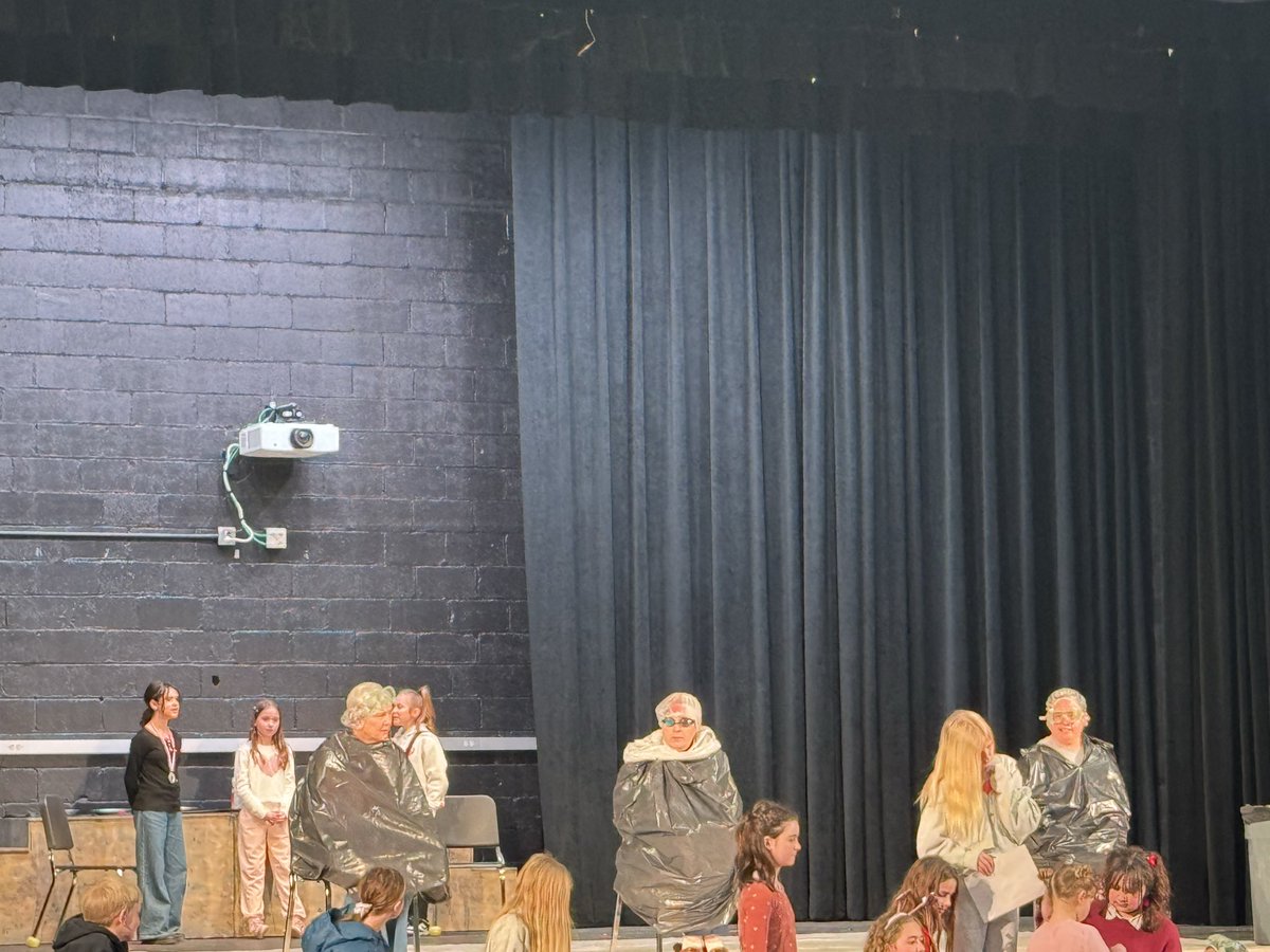 Mrs. Waite tweet media