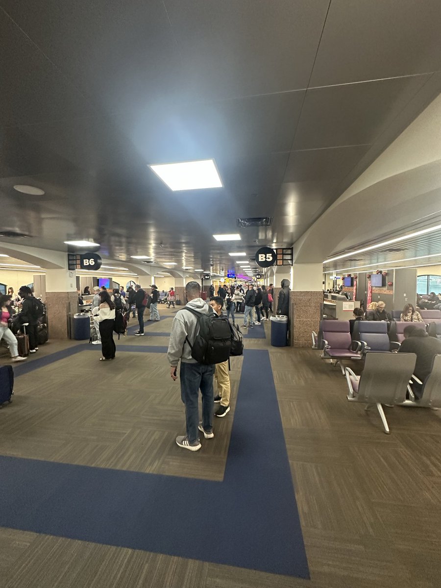 RexThe4th's tweet photo. Currently at El Paso airport looking for the aliens. I’ll let y’all know what I find. https://t.co/INNEDuTasX