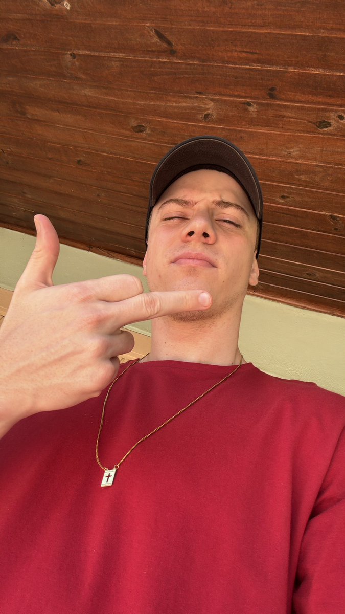 privjackzy's tweet photo. Fuck it 🖕🏼 https://t.co/q6Df5yHmjR