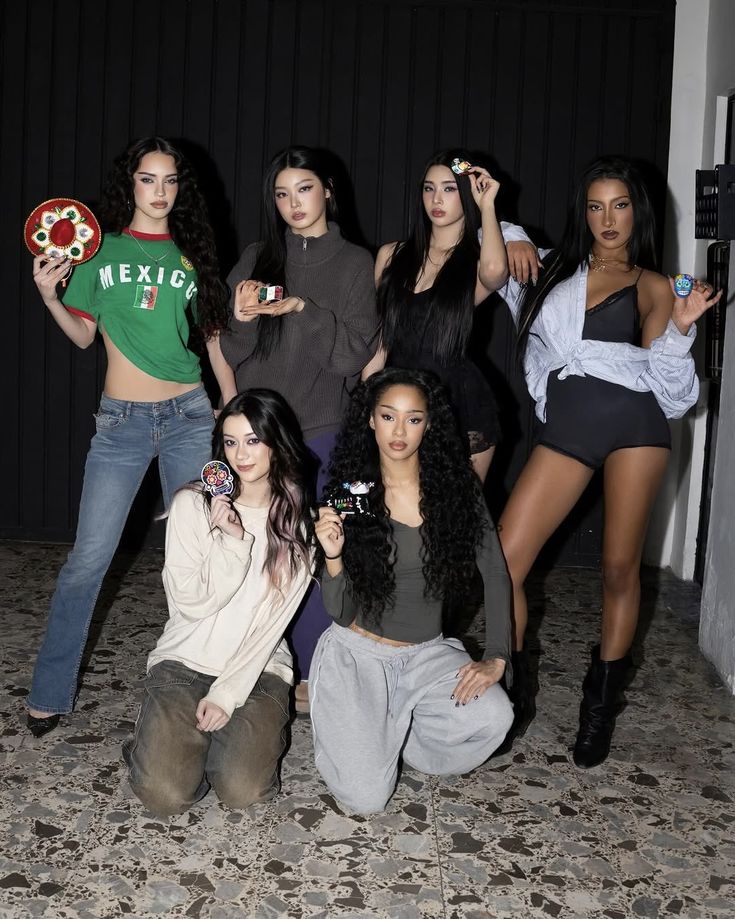 alezzhen's tweet photo. Holaa soy Alexia, tengo 19 años, soy de México, mi ep fav es SIS, mis canciones favoritas son Tonight I Might y M.I.A, las sigo desde dream academy y mis bias son Megan y Manon, staneo a más grupos cómo txt, tws, bp y stbv 

#integracioneyekon @luncheilishh @thisisguatrying https://t.co/OYVUOoOU4X