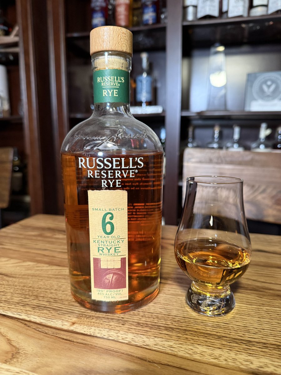 whiskycast's tweet photo. Celebrating #RyeDay the 13th with a vintage Russell’s Reserve Rye! https://t.co/dZyqLsWSrr